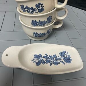 Pfaltzgraff Yorktowne Stoneware Lot – 3 Cups & spoon Dish